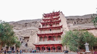 景点：敦煌莫高窟