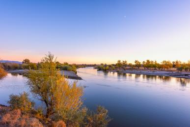 景点：额尔齐斯河