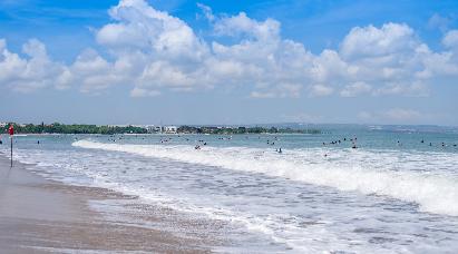 景点：库塔海滩