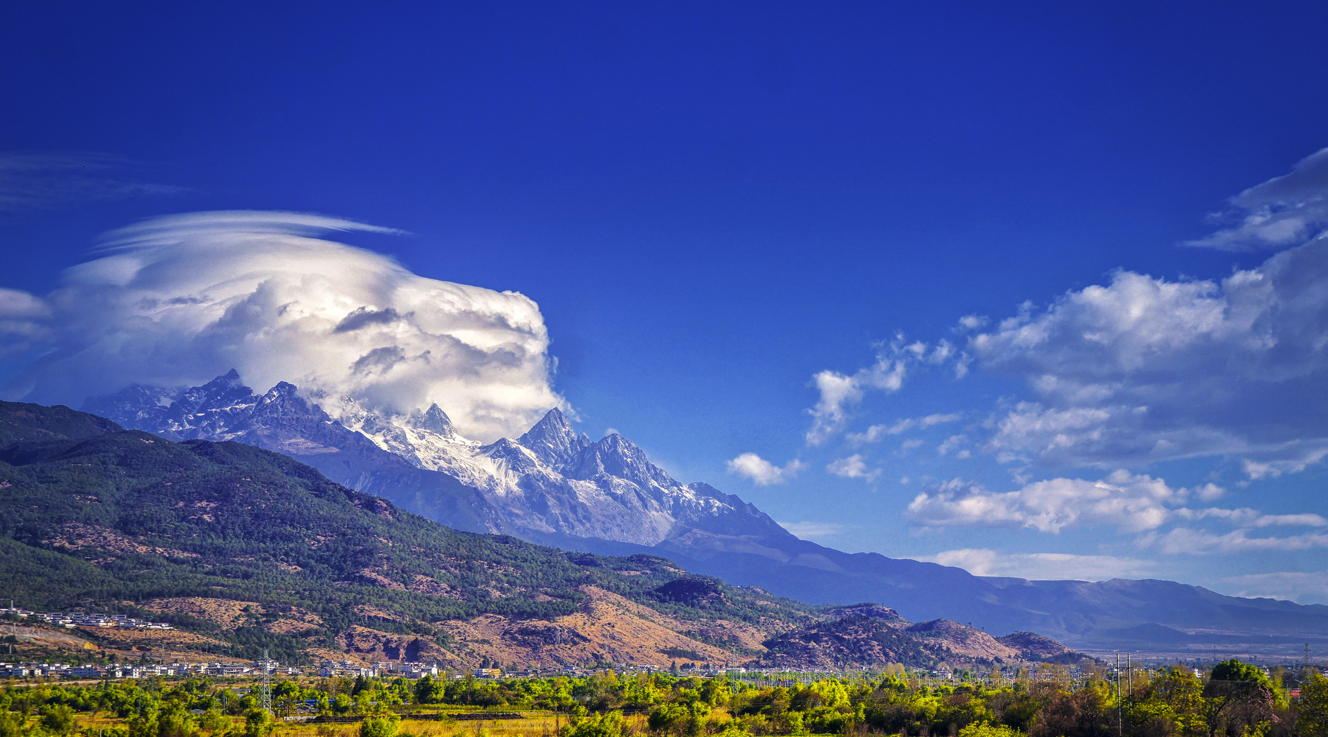 玉龙雪山封面图