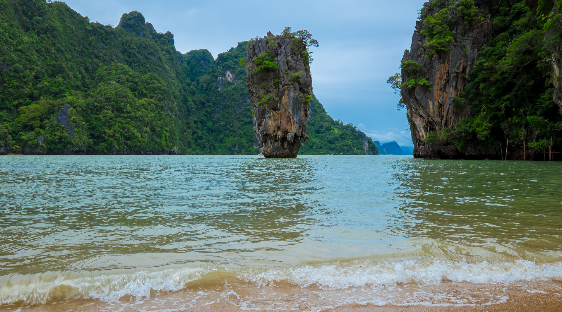 占士邦岛封面图