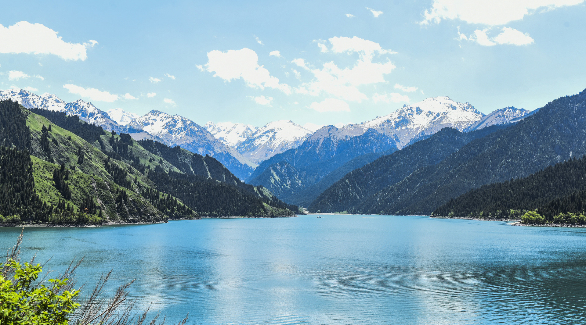 天山天池封面图