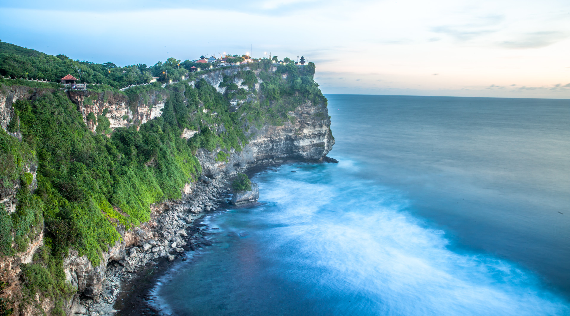 乌鲁瓦度情人崖封面图