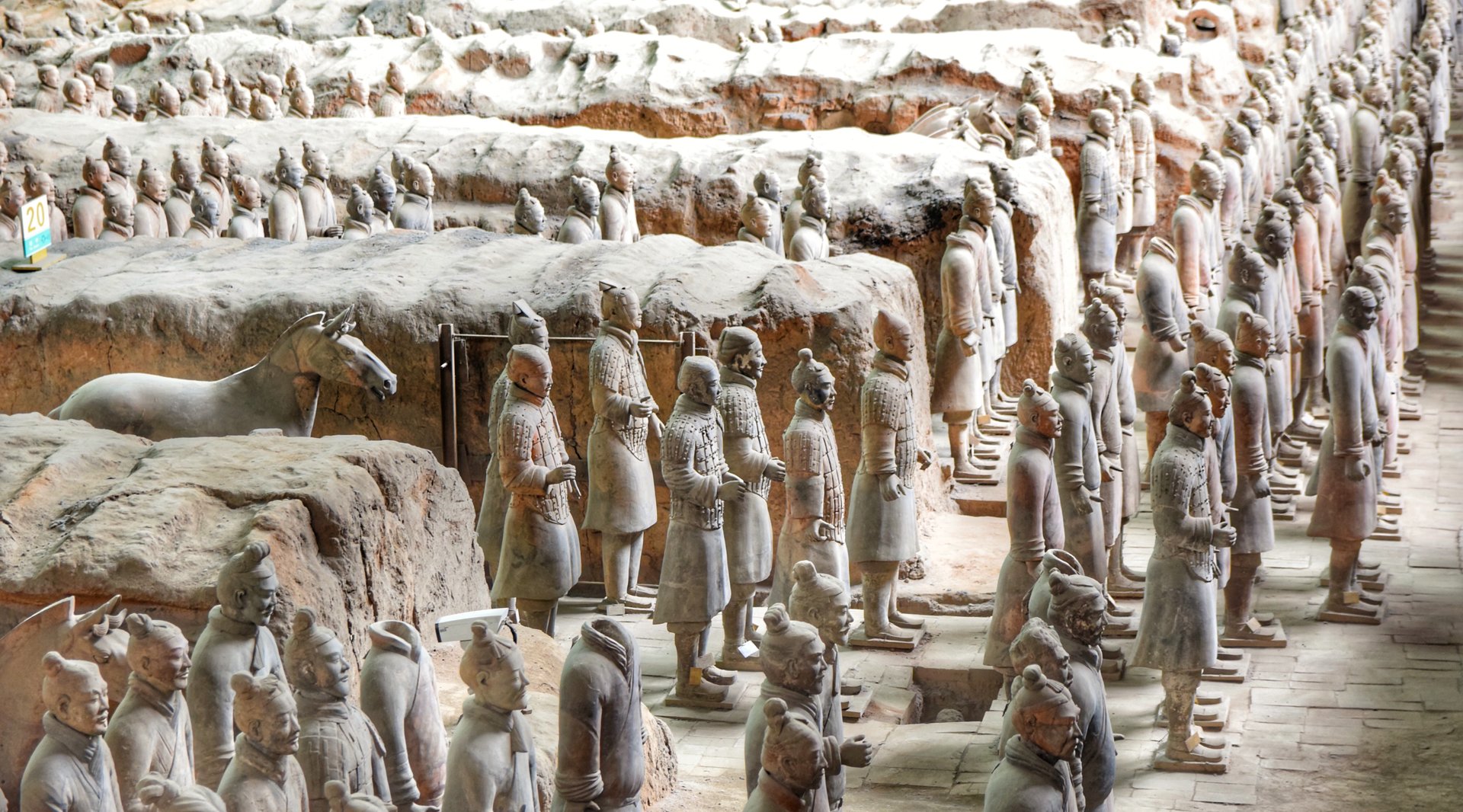 秦始皇兵马俑封面图