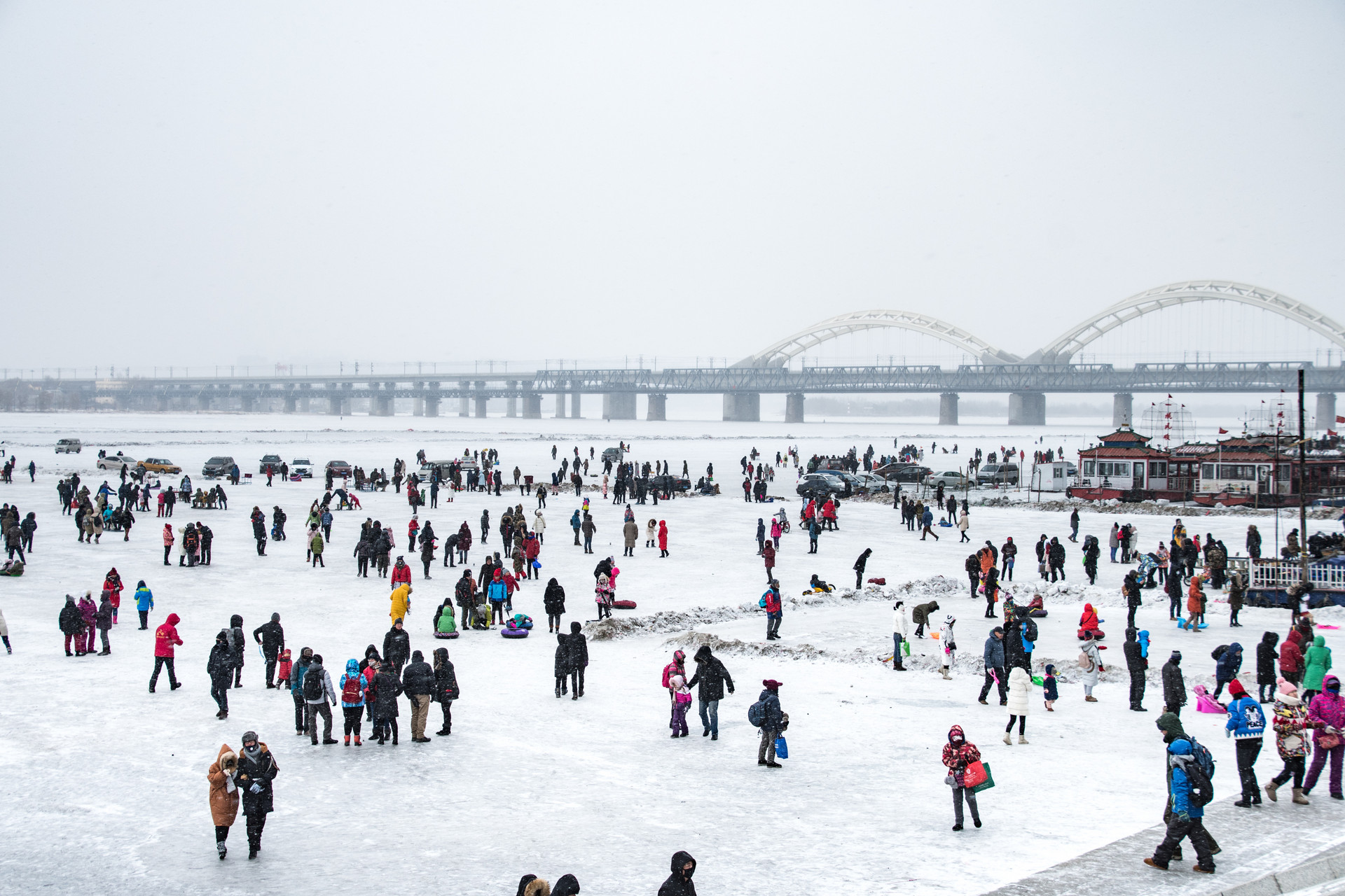 松花江畔封面图