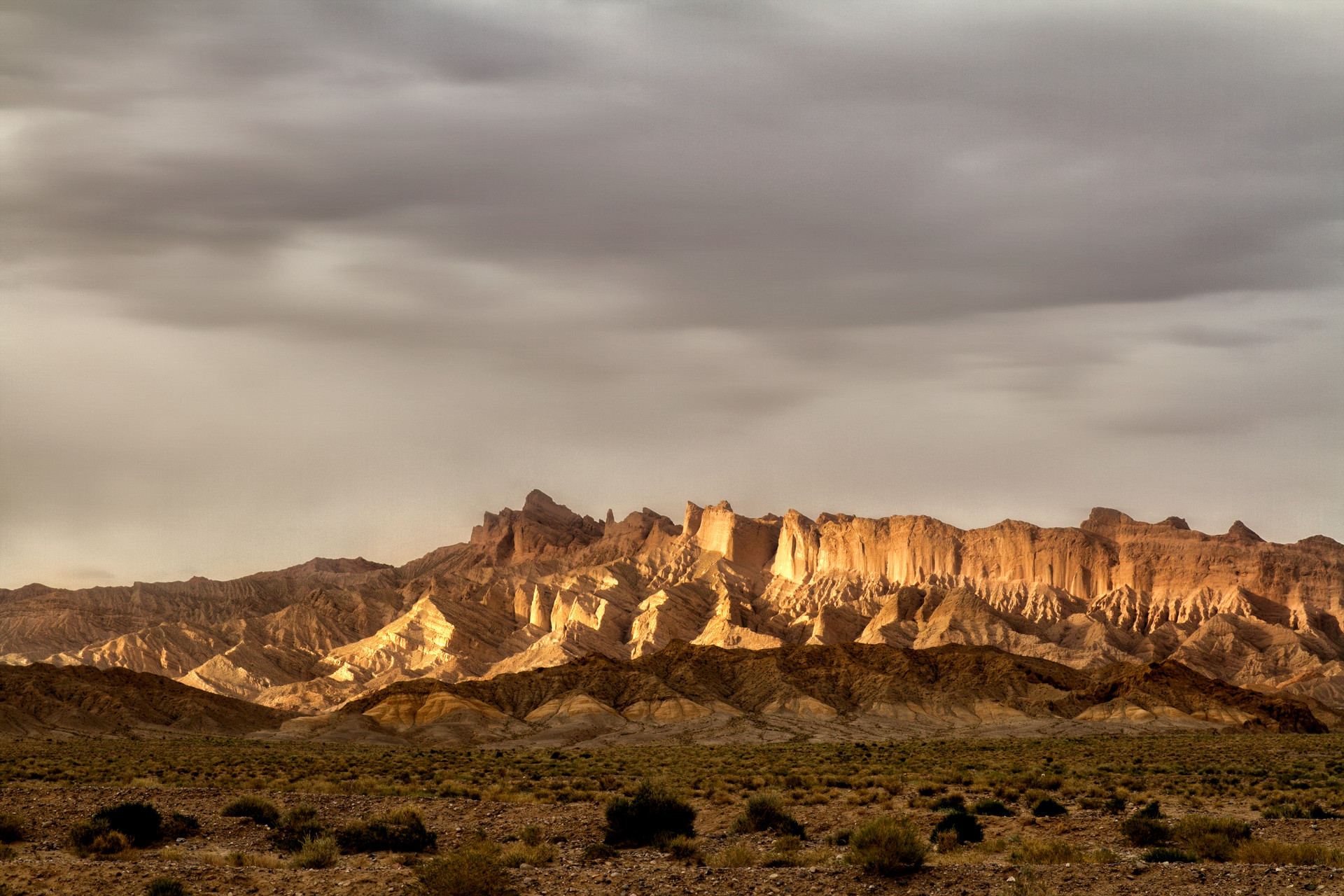 柴达木盆地封面图