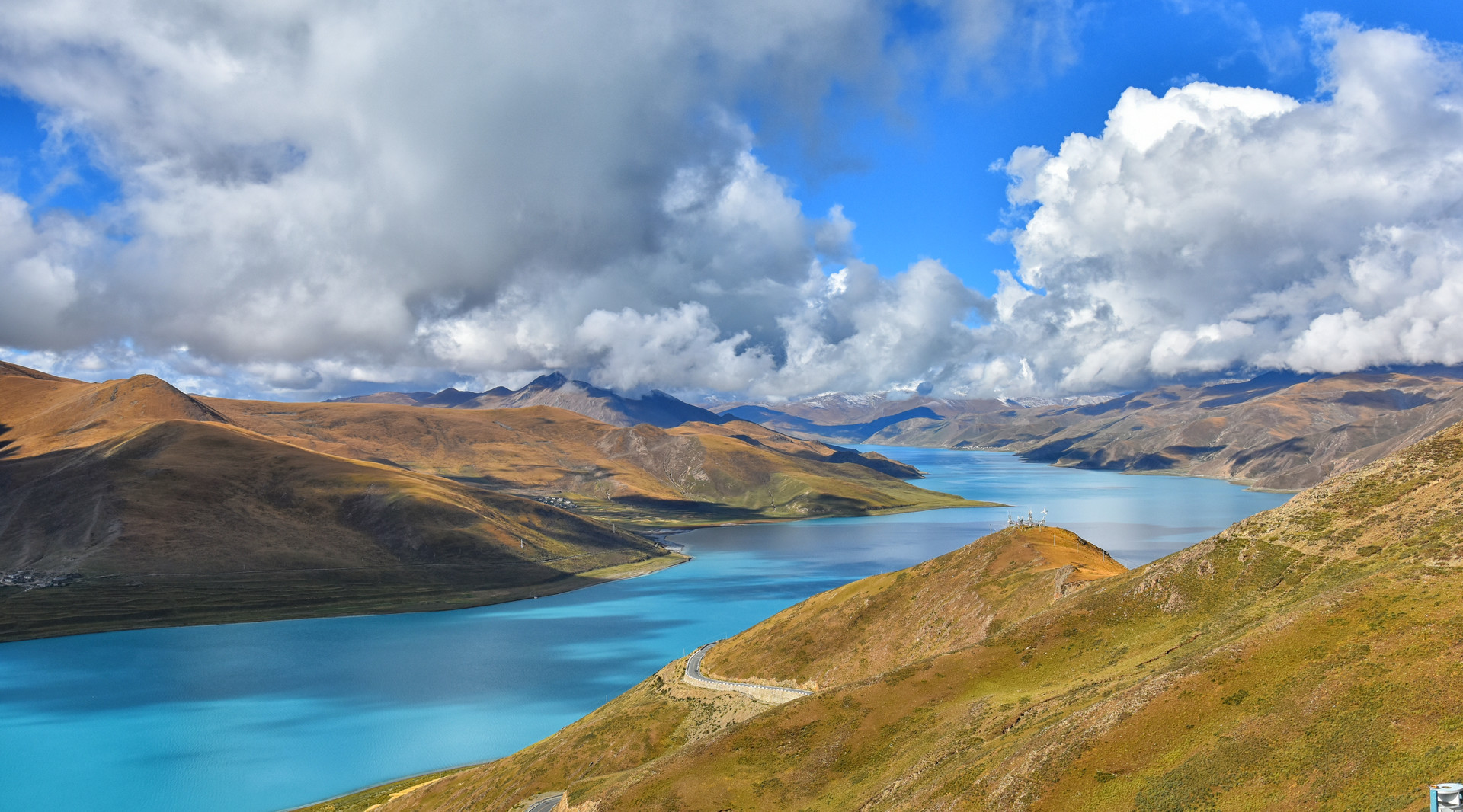 羊卓雍湖封面图