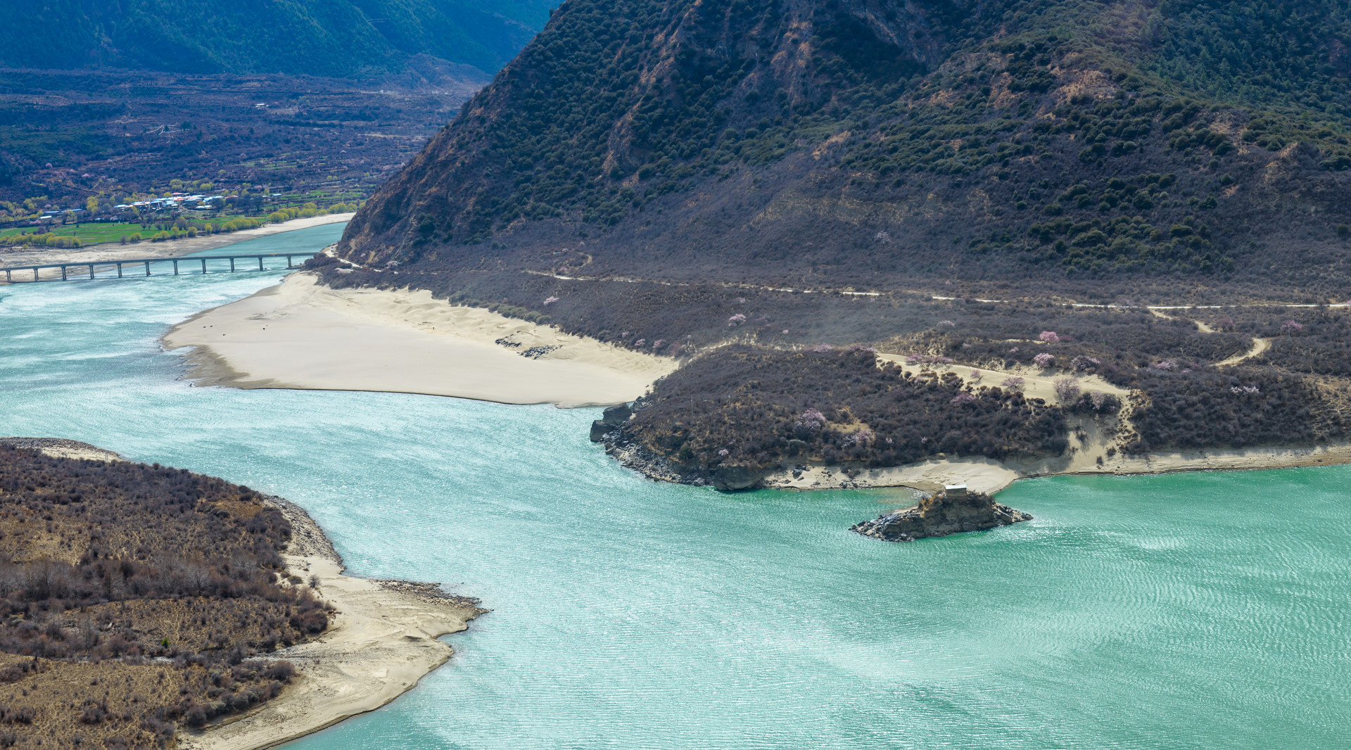 雅鲁藏布江封面图