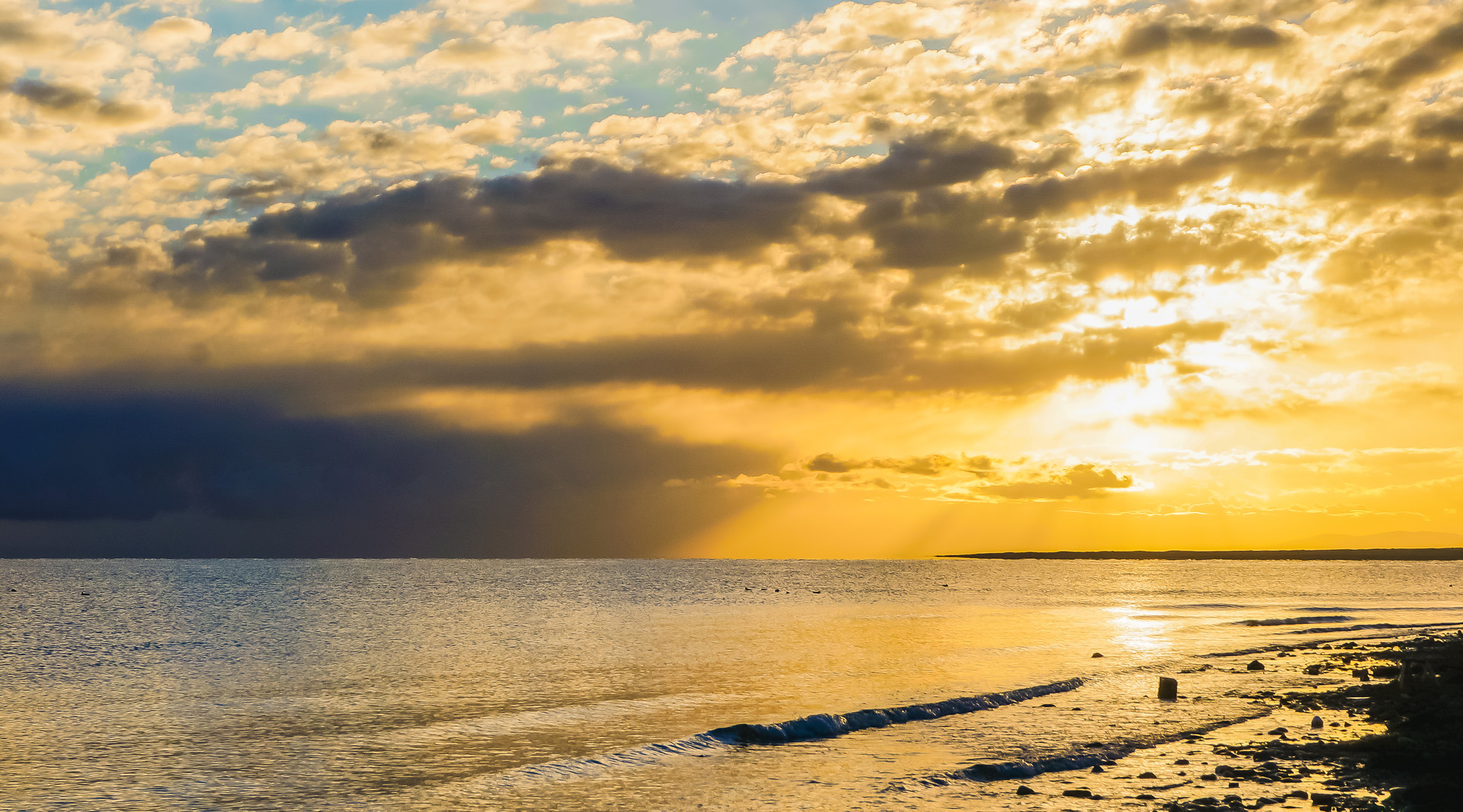 青海湖日出封面图