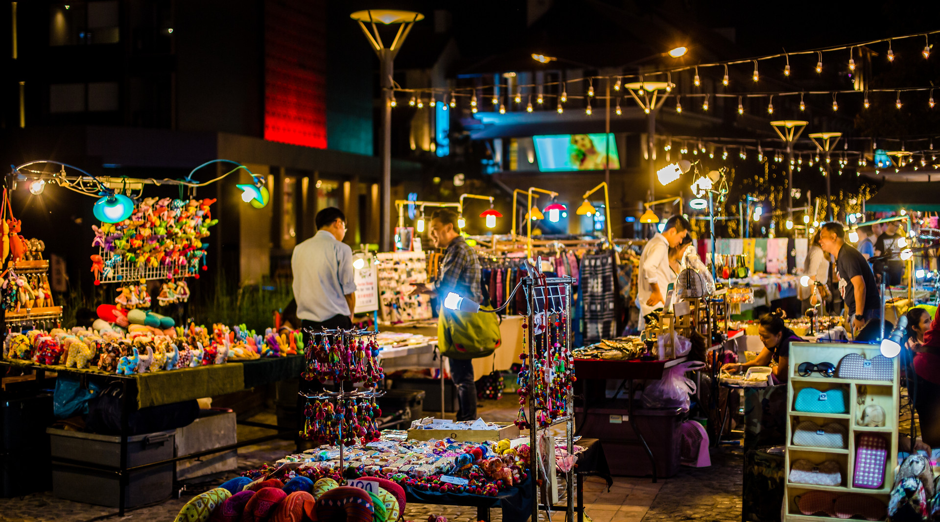 河畔夜市封面图