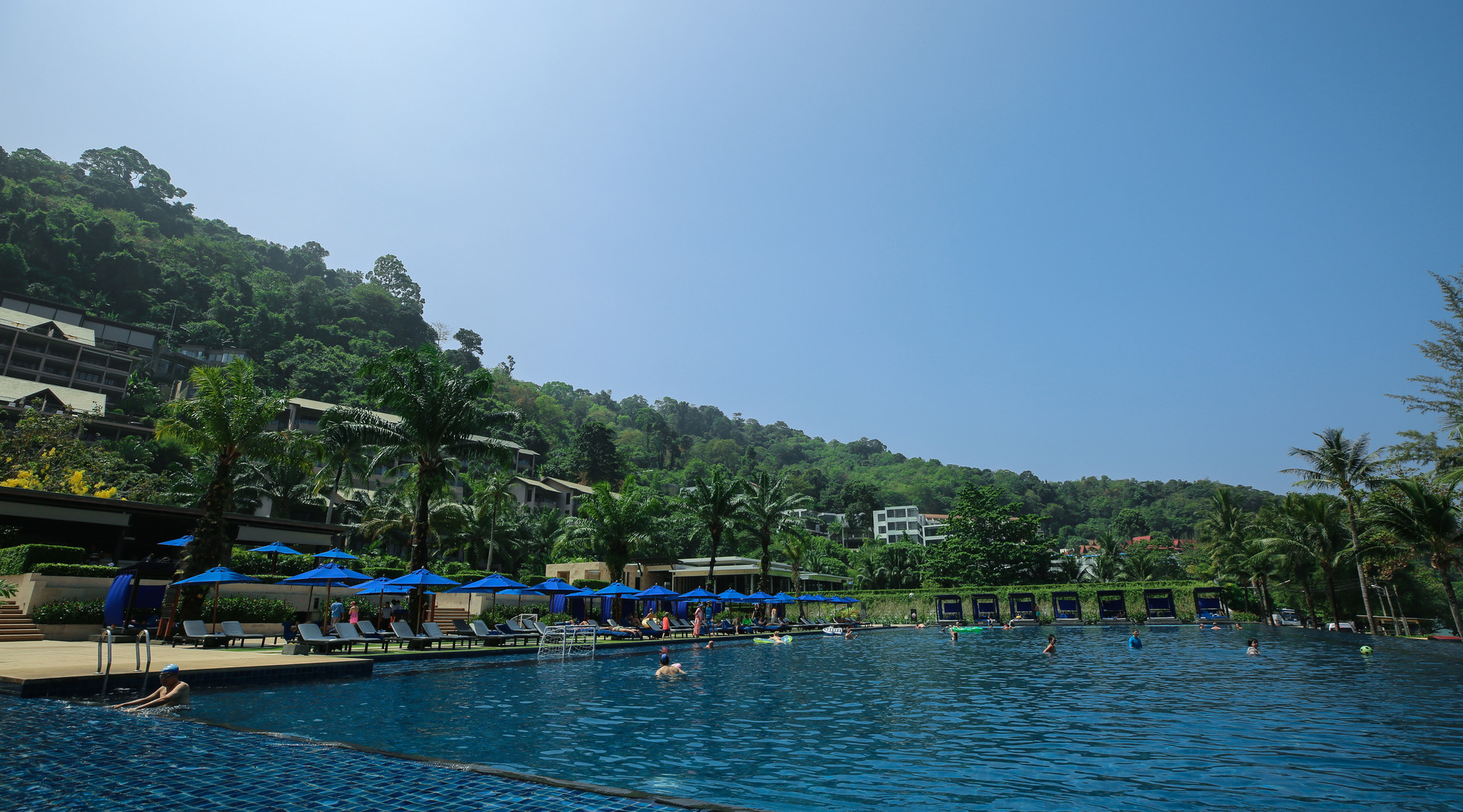 龙凤山庄封面图