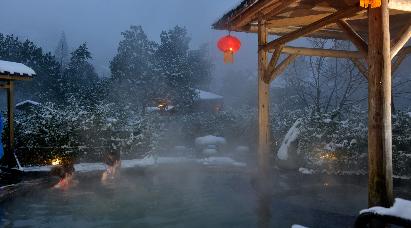 景点：长白山温泉