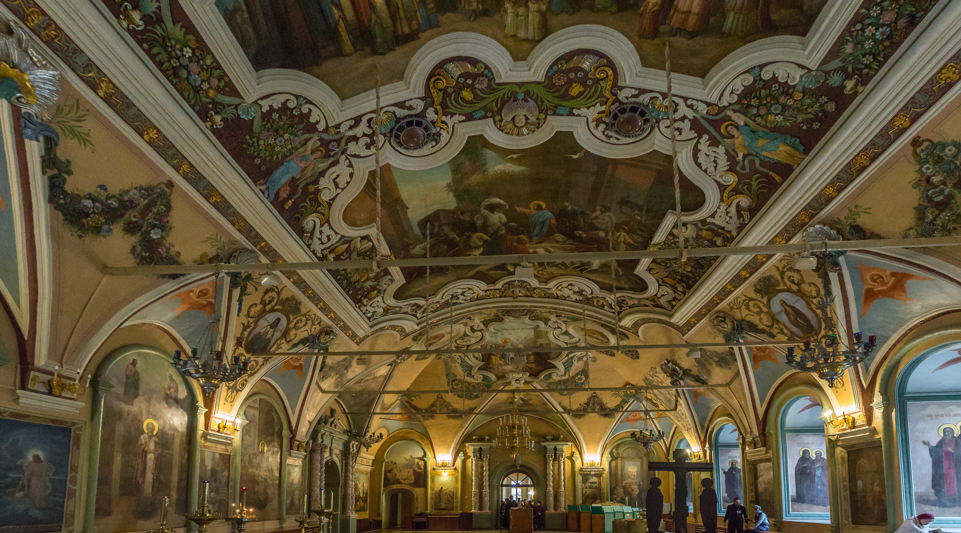 谢尔盖耶夫镇圣三教堂封面图