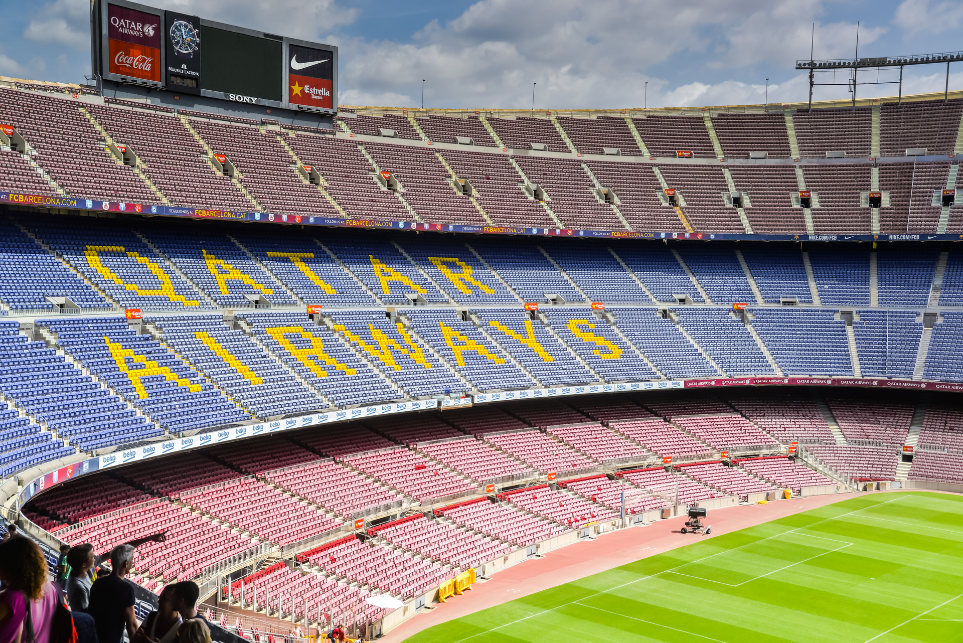 诺坎普球场封面图