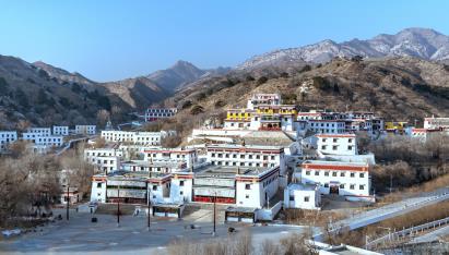 景点：五当召全景