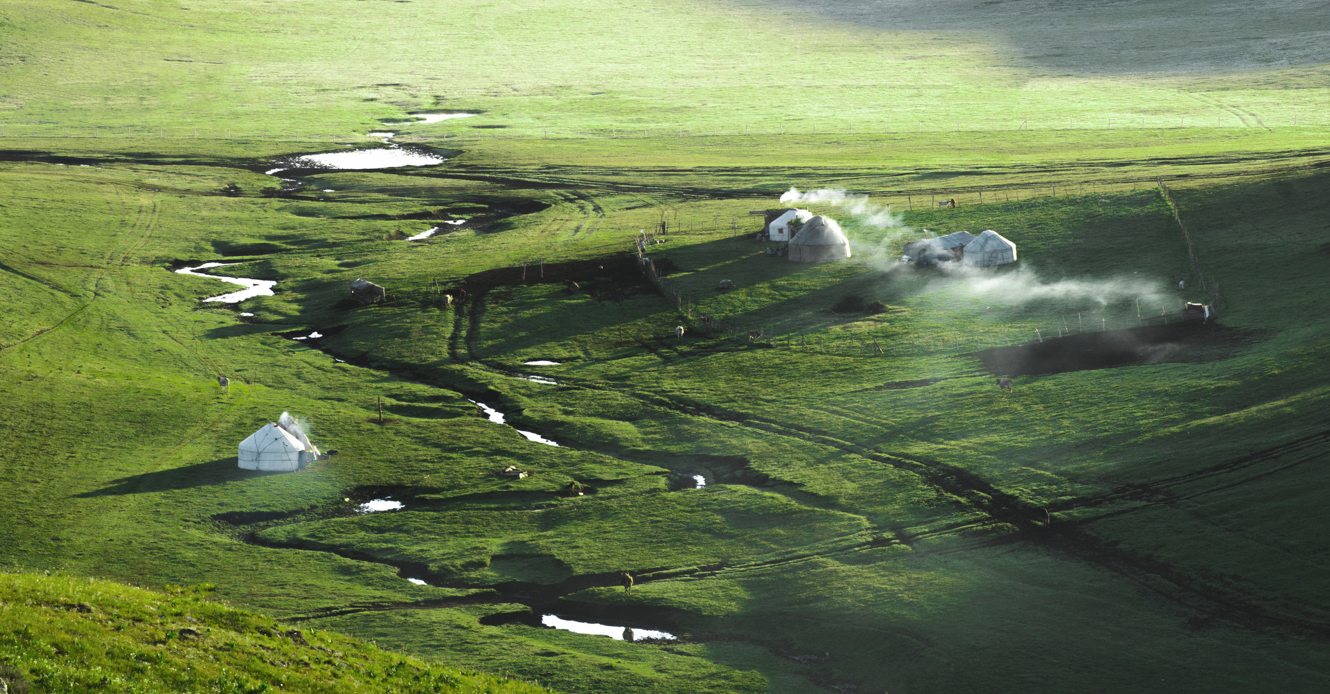 喀拉峻晨曦封面图