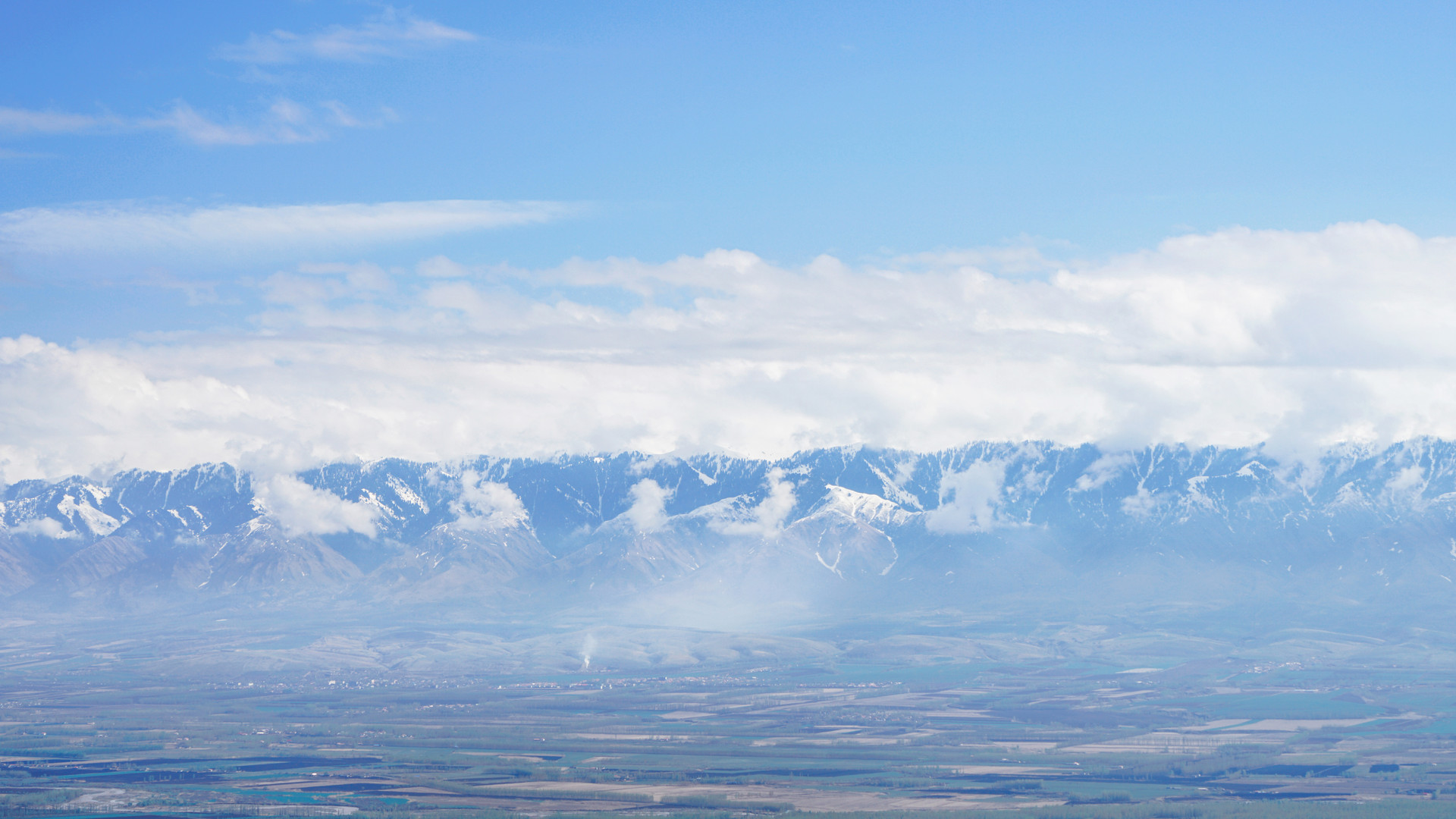 天山山脉封面图