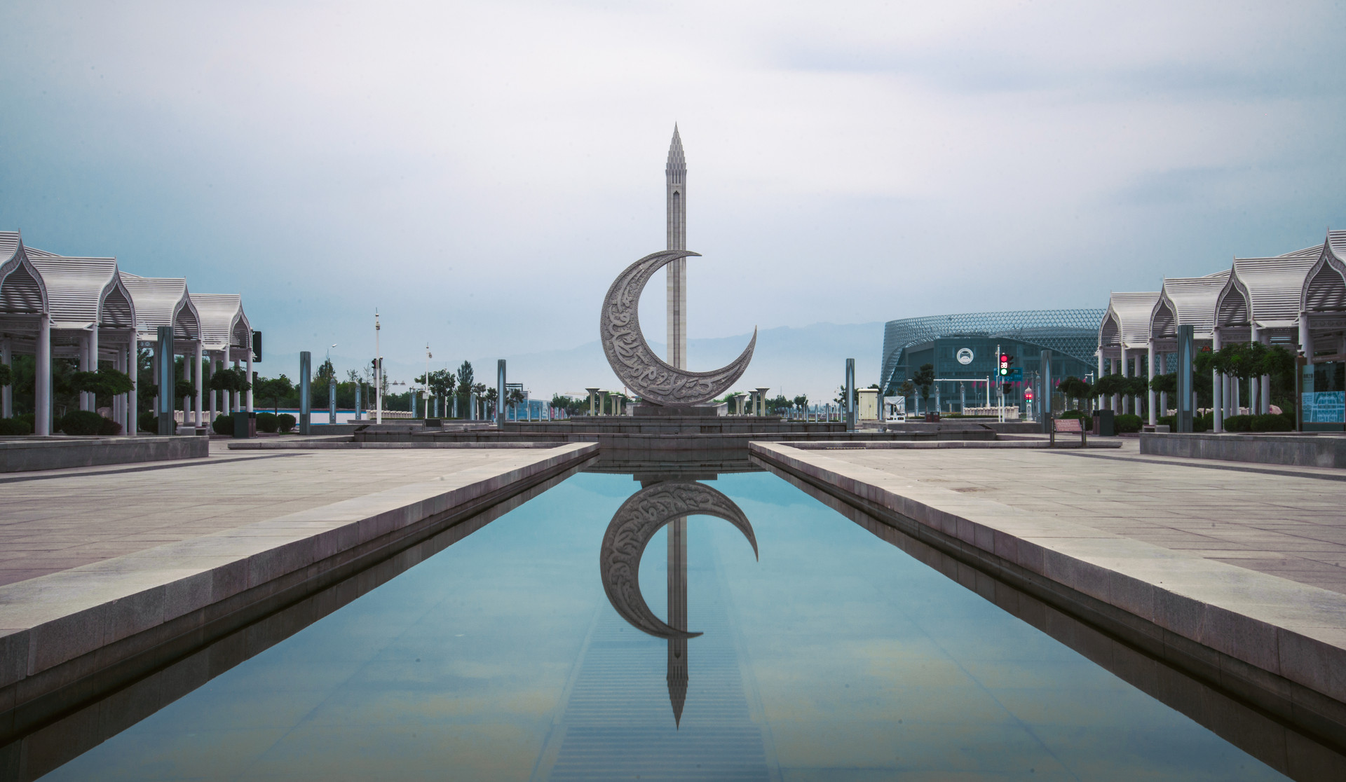 中阿之轴封面图