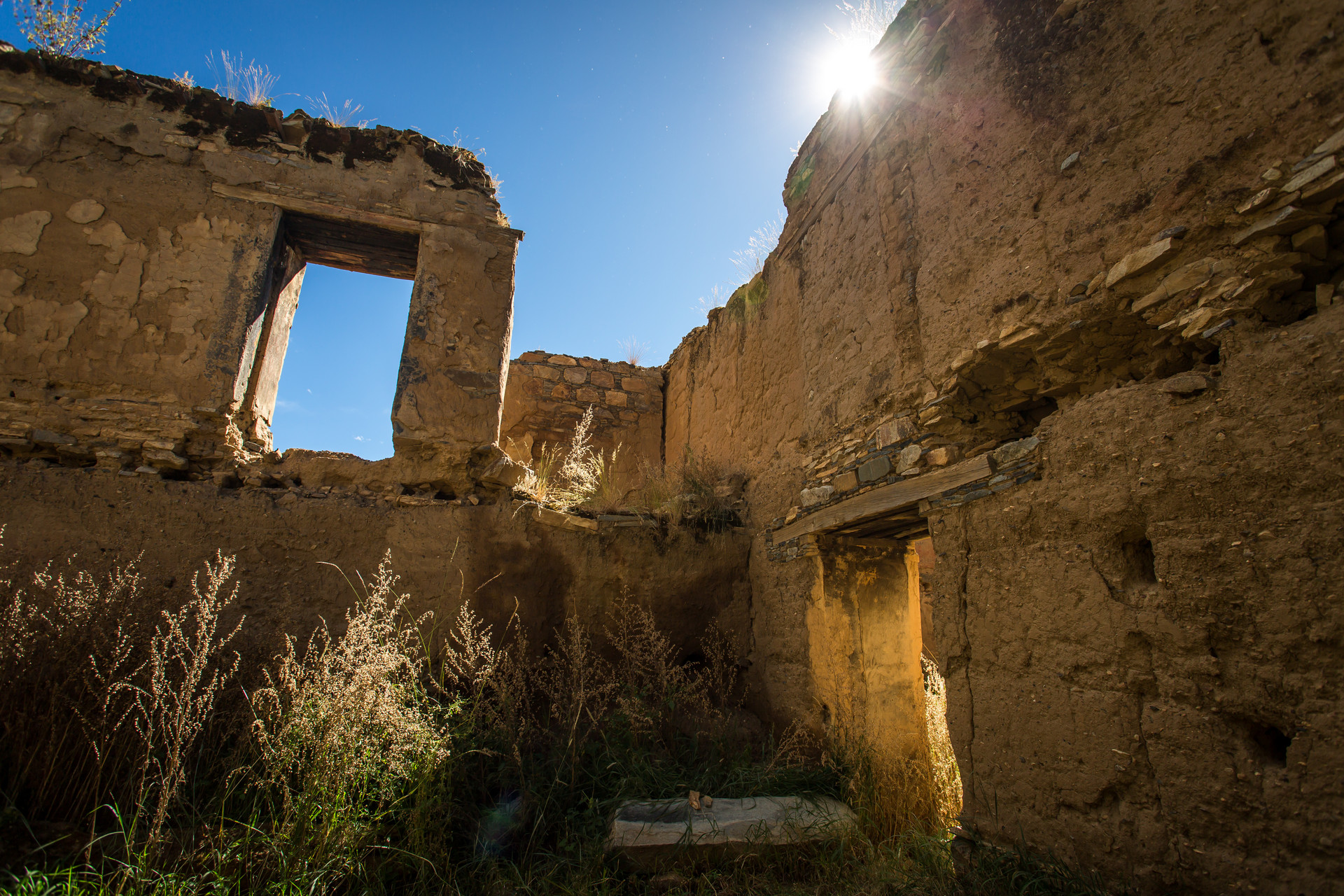 仓央嘉措修行遗址封面图