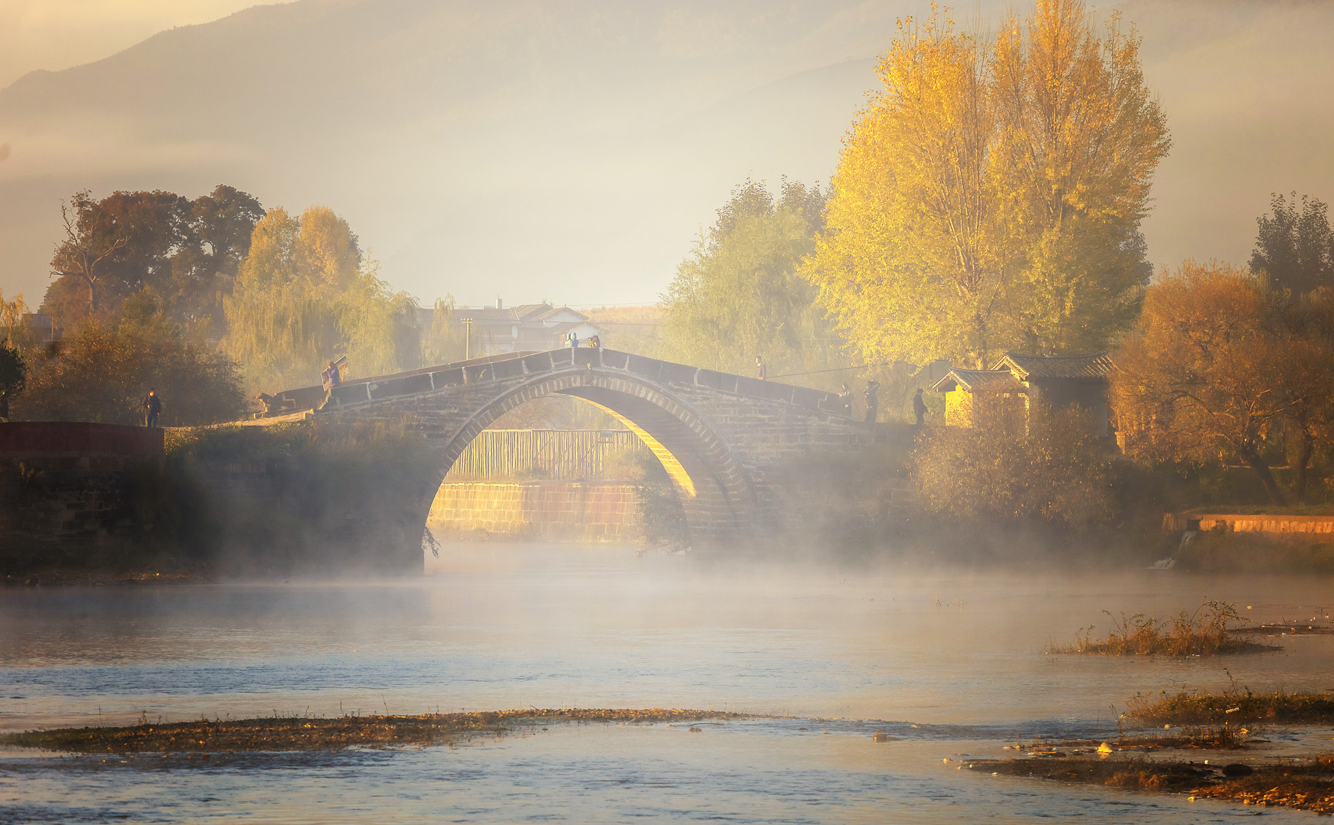 大理沙溪古镇清晨封面图