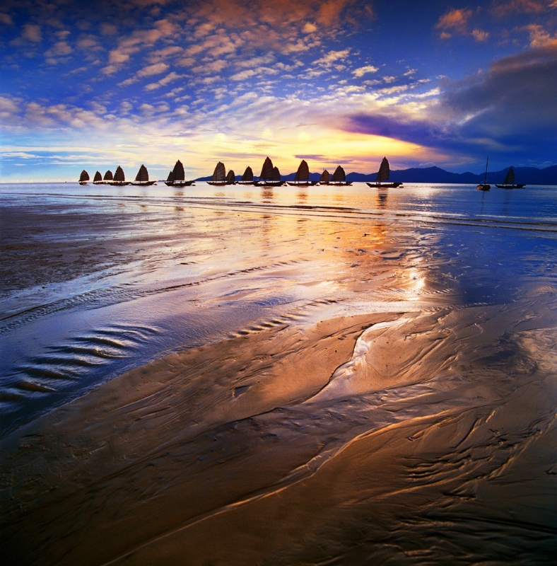 大角湾落霞帆影封面图